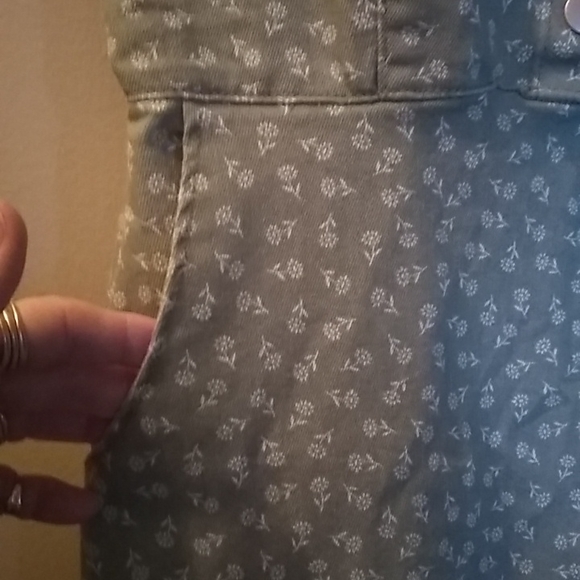 green jumper - Picture 4 of 8